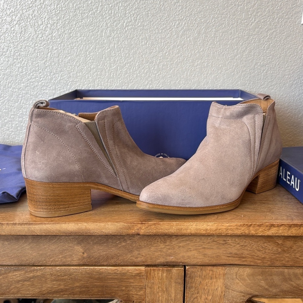 Italeau Chic Taupe Ankle Booties